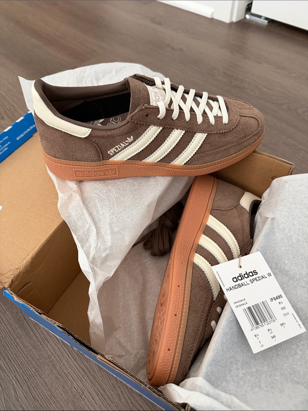 adidas Spezial Low-Top Sneaker in Brown and White - Picture 7 of 7